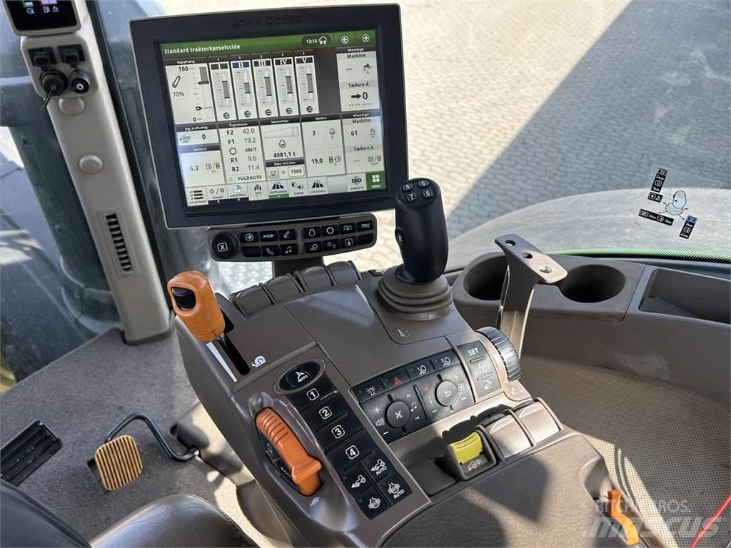 John Deere 8370R Traktory