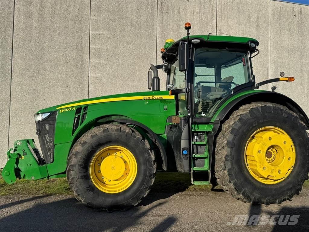 John Deere 8400R Traktory
