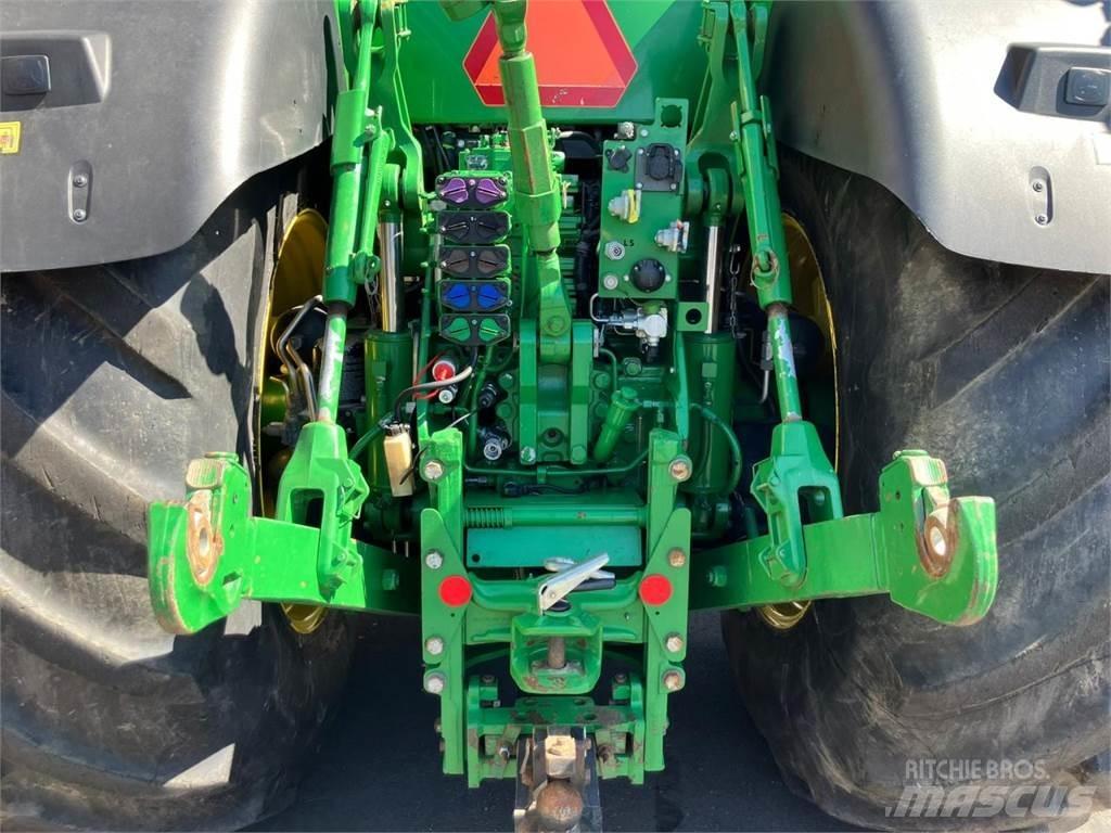 John Deere 8400R Traktory