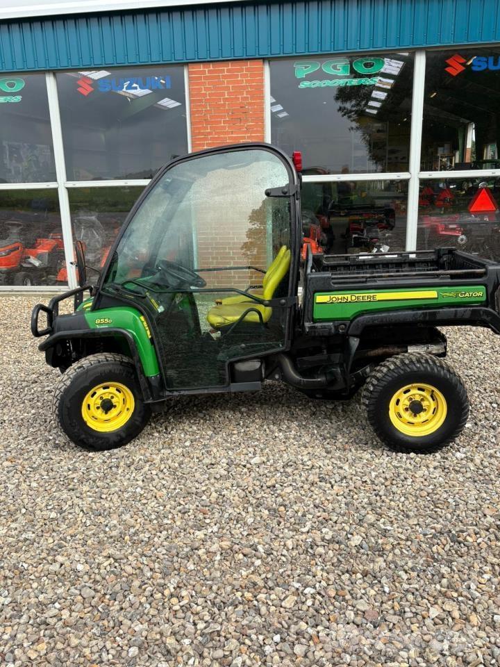 John Deere 855D Terénní vozidla