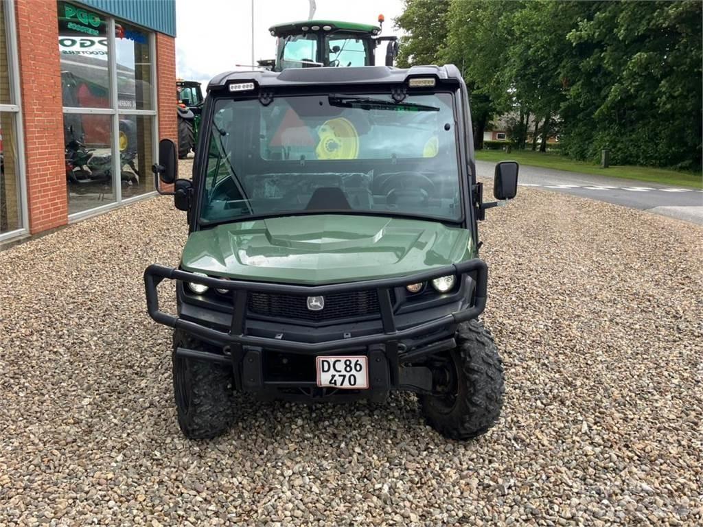 John Deere 865M Terénní vozidla