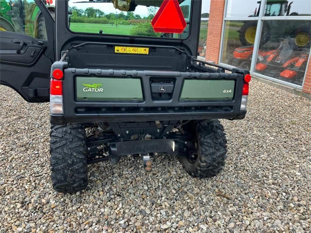 John Deere 865M Terénní vozidla