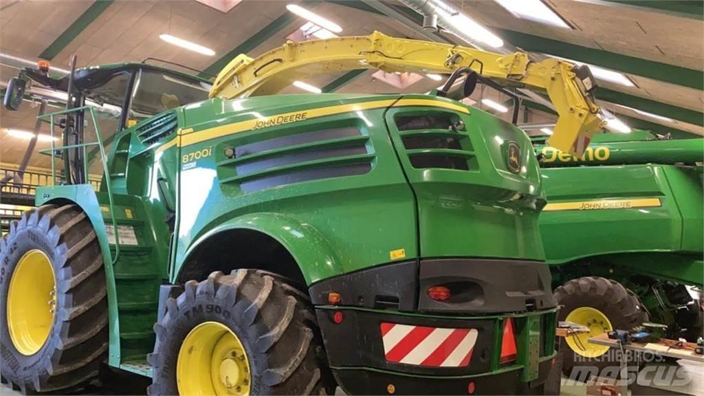 John Deere 8700 Sklízecí řezačka
