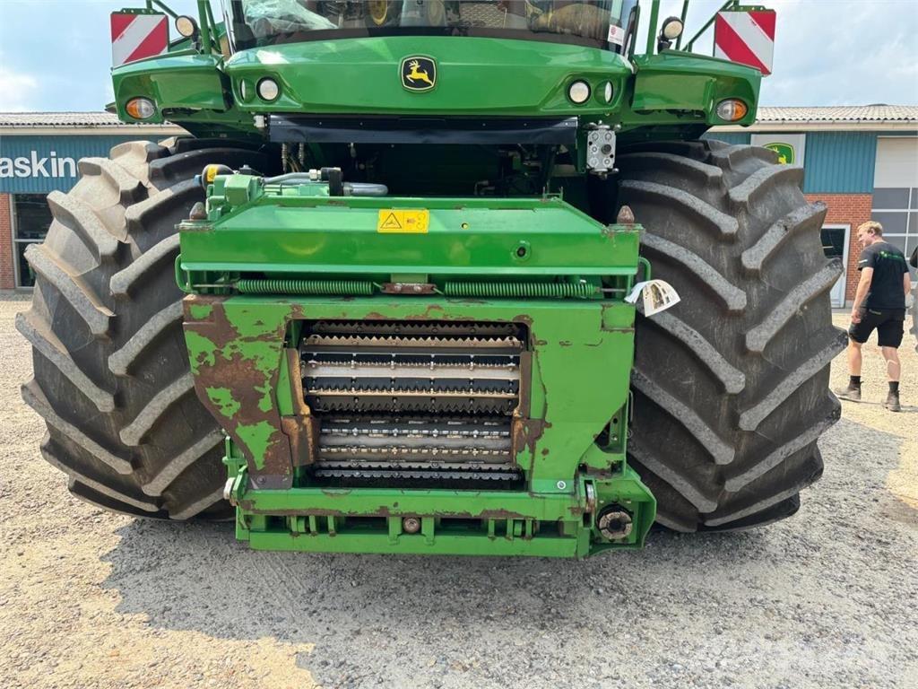 John Deere 8700 Sklízecí řezačka