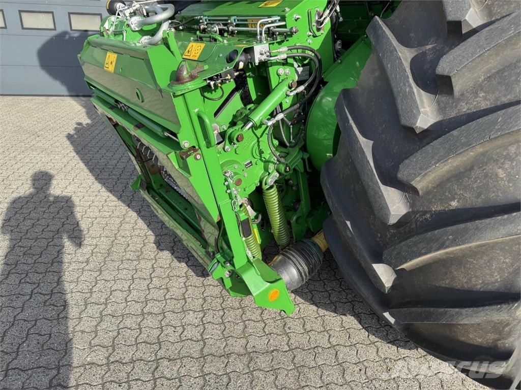 John Deere 9800 Sklízecí řezačka