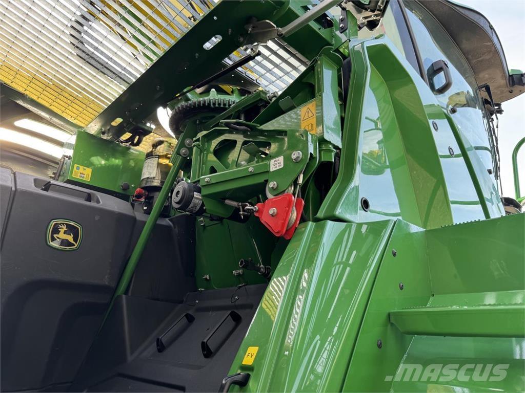 John Deere 9800 Sklízecí řezačka