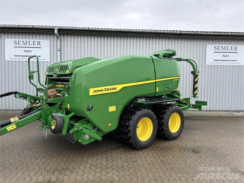 John Deere C441R Lis na válcové balíky