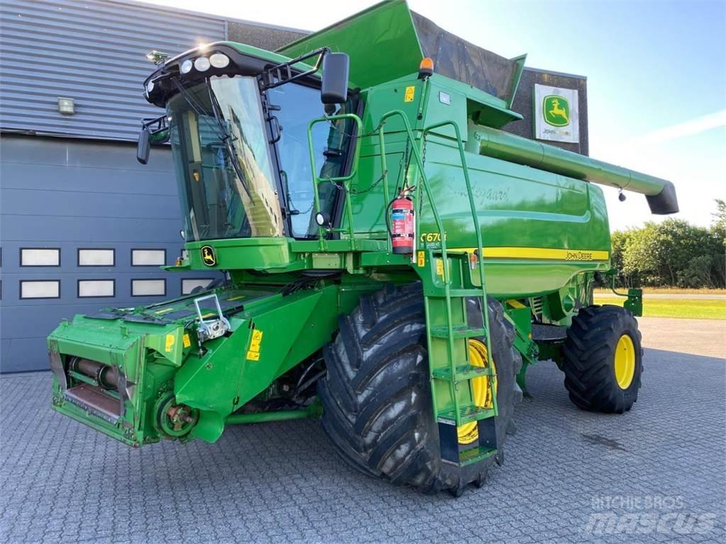 John Deere C670 Sklízecí mlátičky