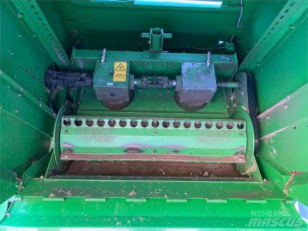 John Deere C670 Sklízecí mlátičky