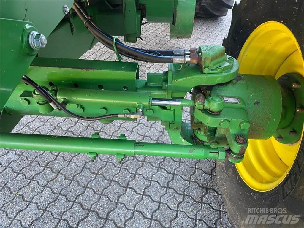 John Deere C670 Sklízecí mlátičky