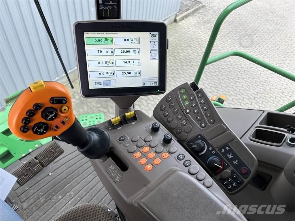 John Deere S685I Sklízecí mlátičky