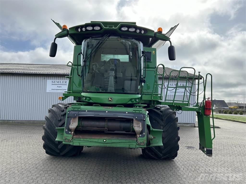 John Deere S690 Sklízecí mlátičky