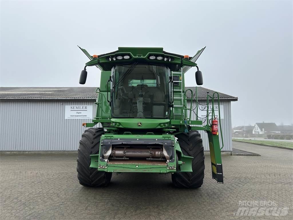 John Deere S690 Sklízecí mlátičky