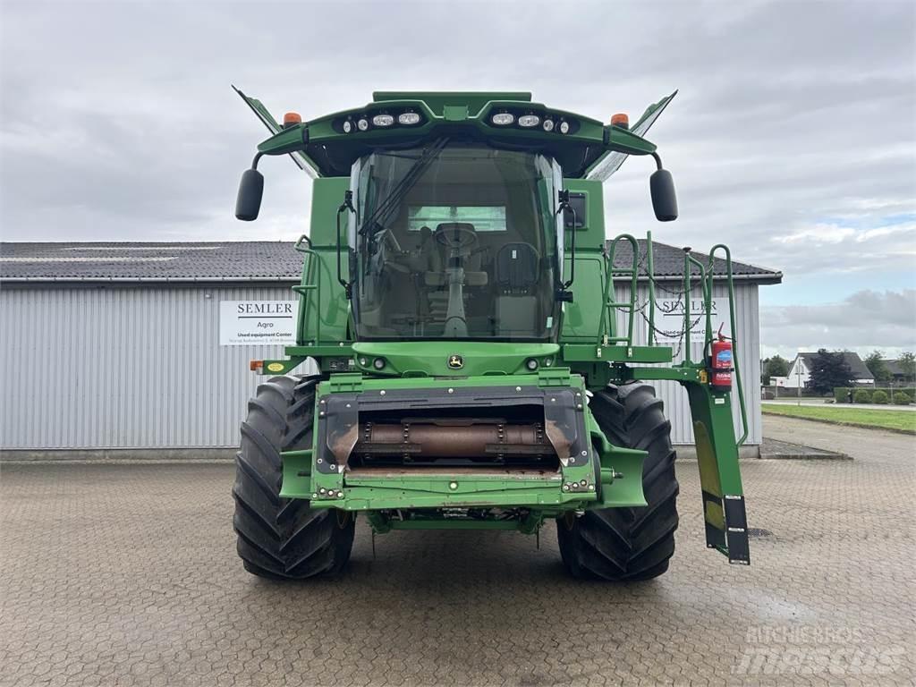 John Deere S690 Sklízecí mlátičky