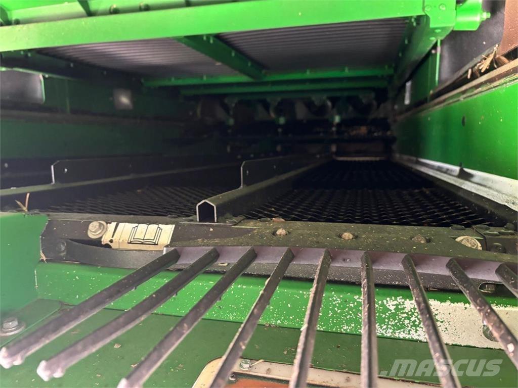 John Deere S785 Sklízecí mlátičky