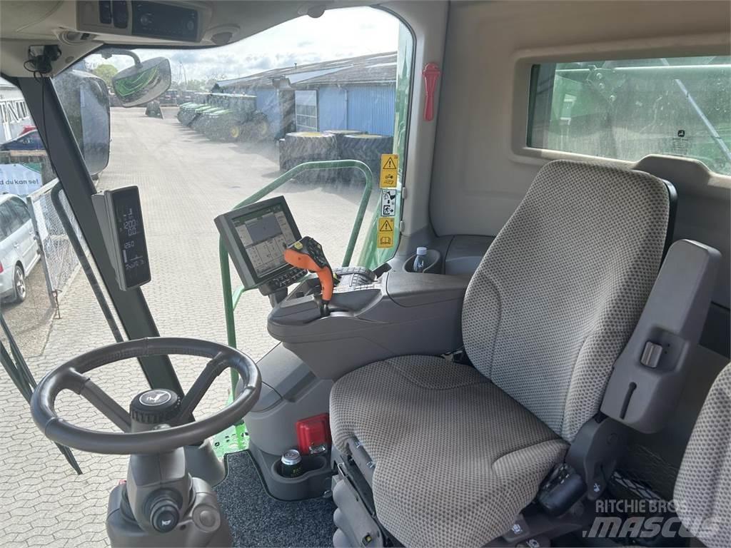 John Deere S785 Sklízecí mlátičky