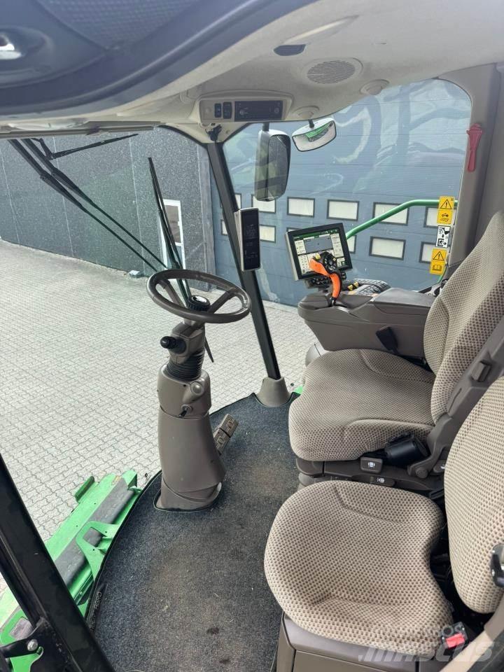 John Deere S790 Sklízecí mlátičky