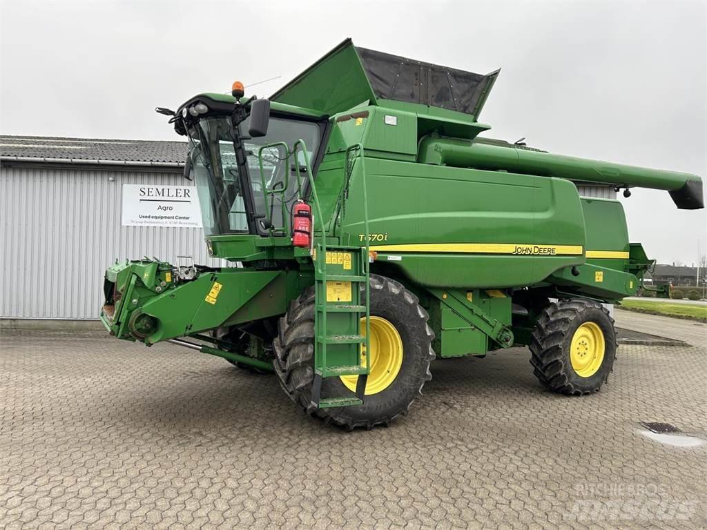 John Deere T670 Sklízecí mlátičky