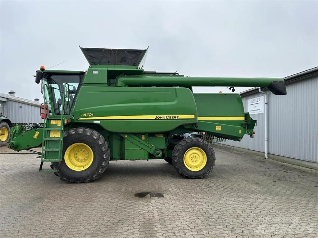 John Deere T670 Sklízecí mlátičky