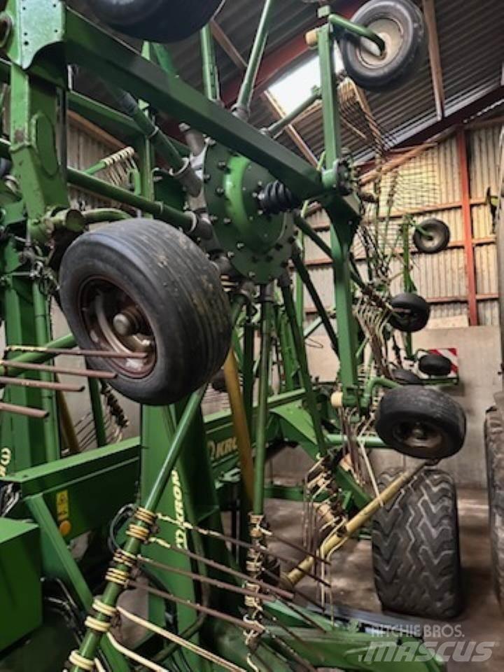 Krone SWADRO 1400 Obraceče a shrabovače sena