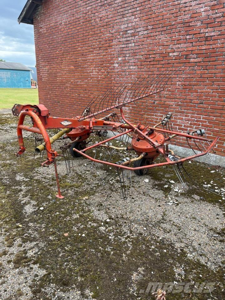 Kuhn GSR 25 N Obraceče a shrabovače sena