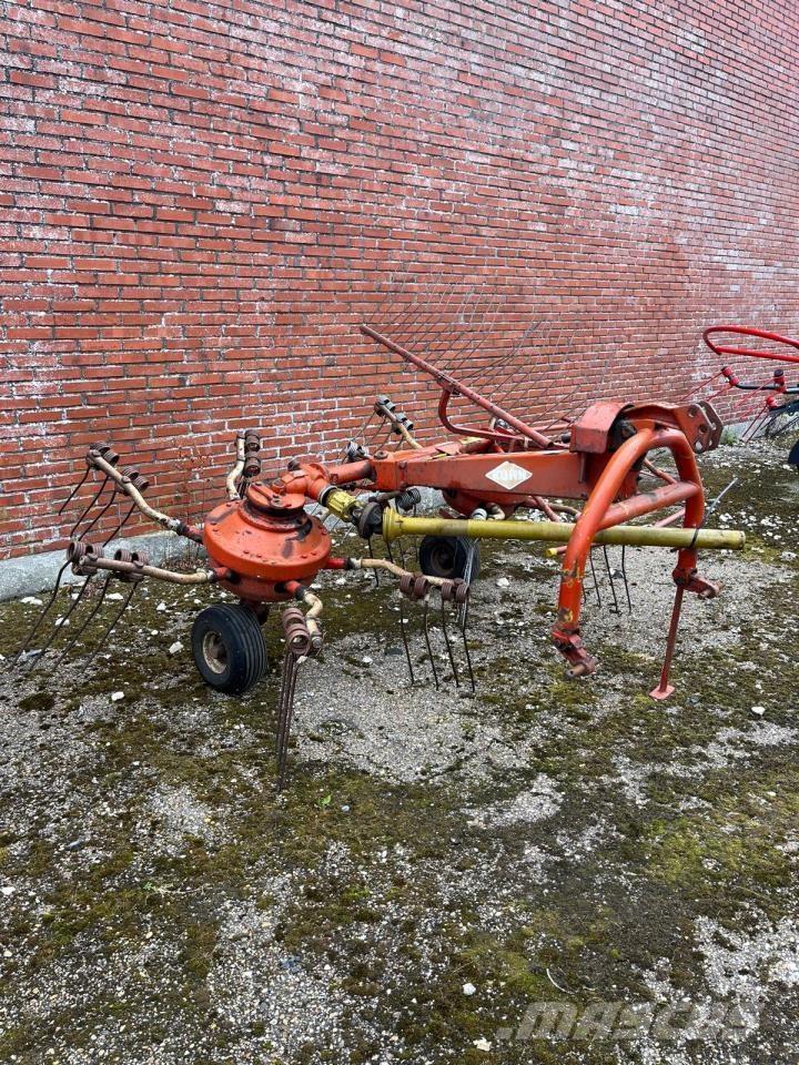 Kuhn GSR 25 N Obraceče a shrabovače sena