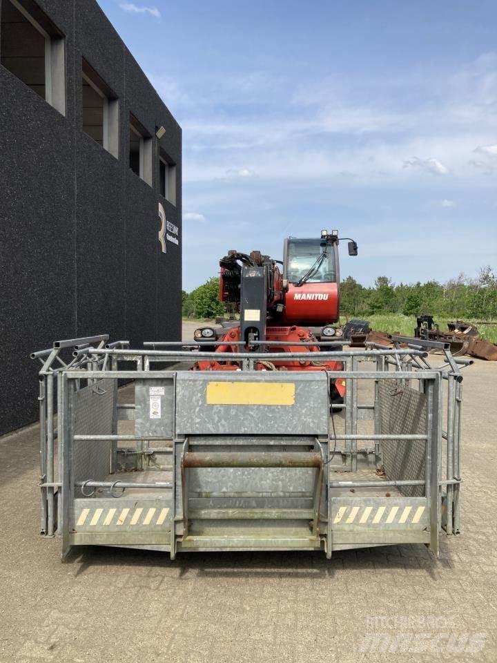 Manitou MRT2540 Teleskopické manipulátory