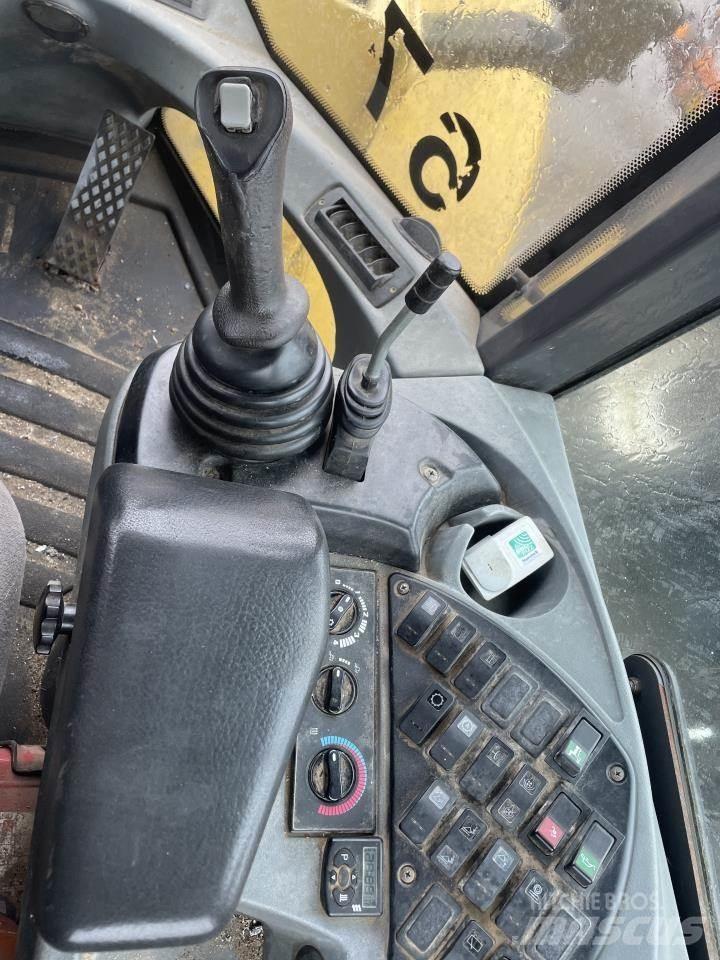 New Holland W190B Kolové nakladače