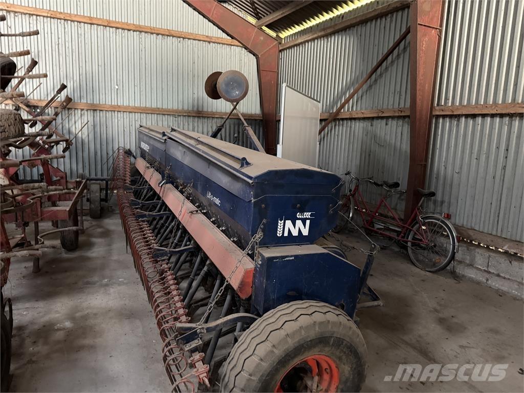 Nordsten 5 M CLF Mechanické secí stroje