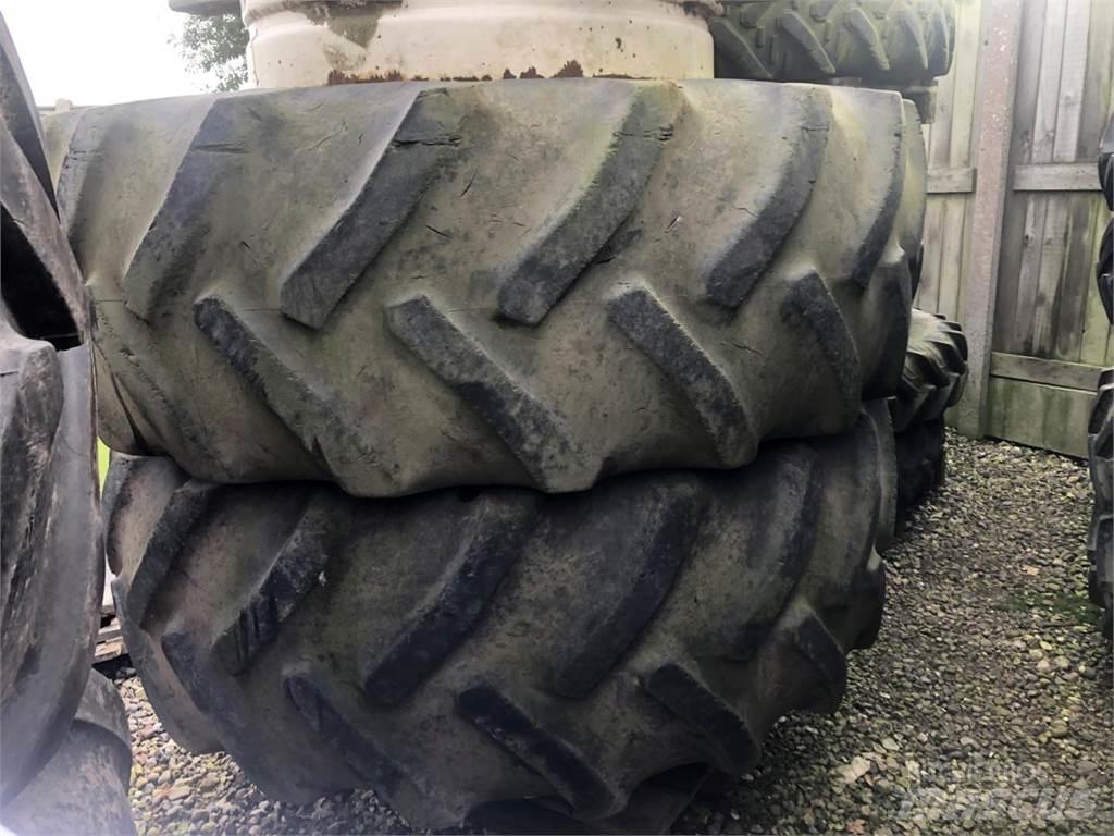 Schaad 580/70-38 Pneumatiky, kola a ráfky