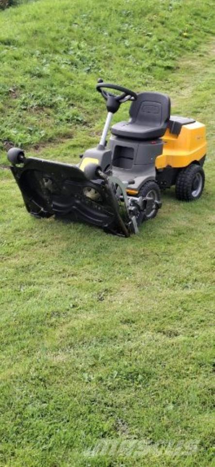 Stiga 320 Kompaktní traktory