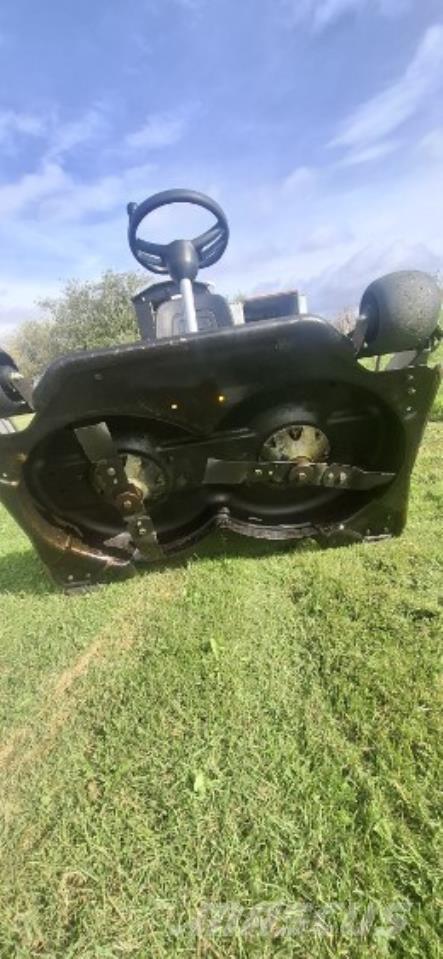 Stiga 320 Kompaktní traktory