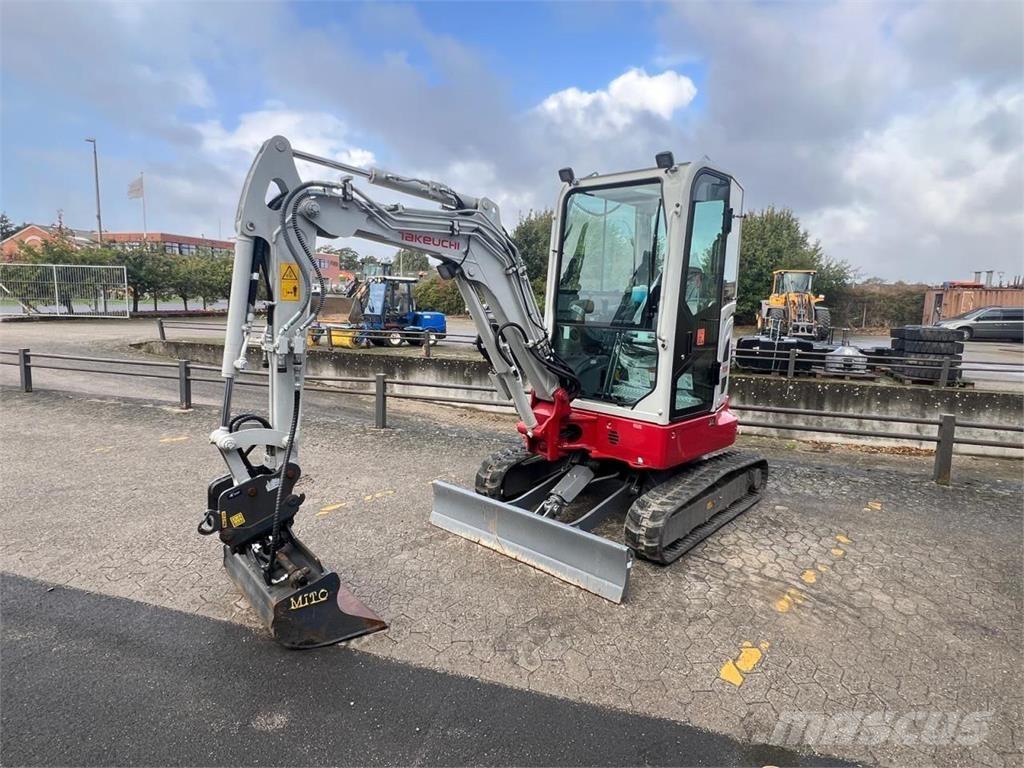 Takeuchi TB325R Mini rýpadla < 7t