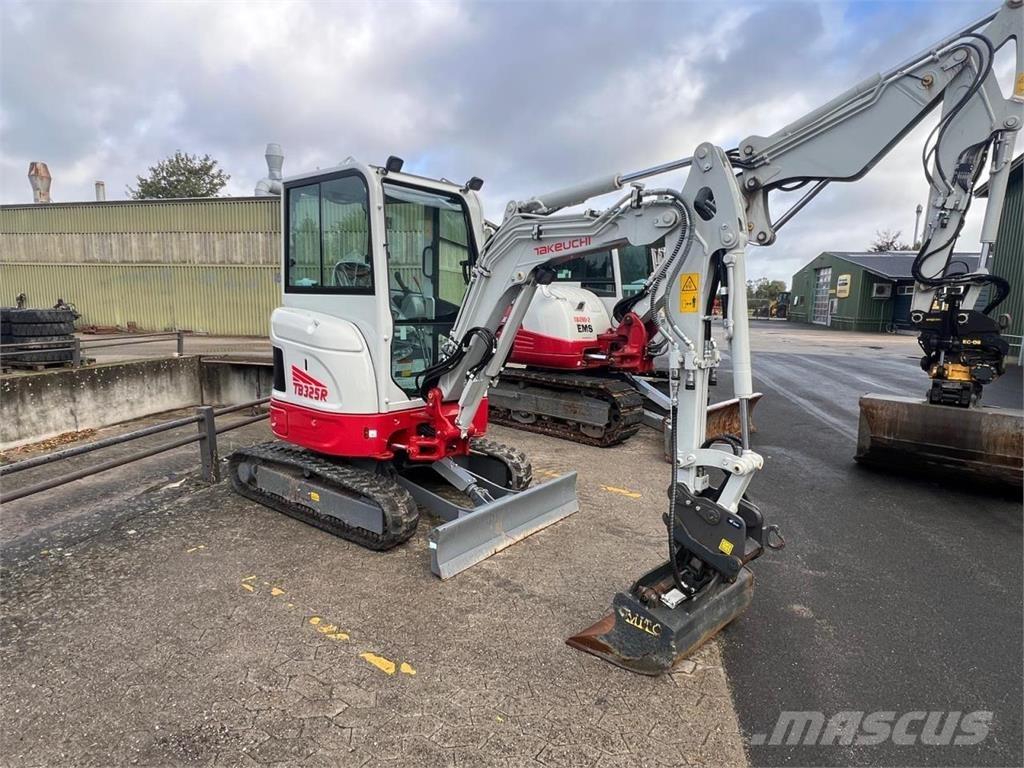 Takeuchi TB325R Mini rýpadla < 7t