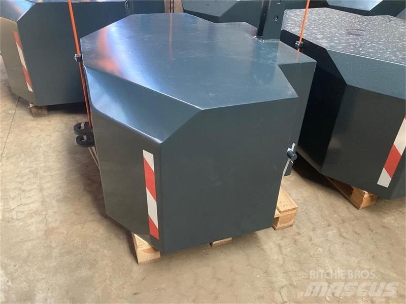  - - -  1800 KG Přední závaží