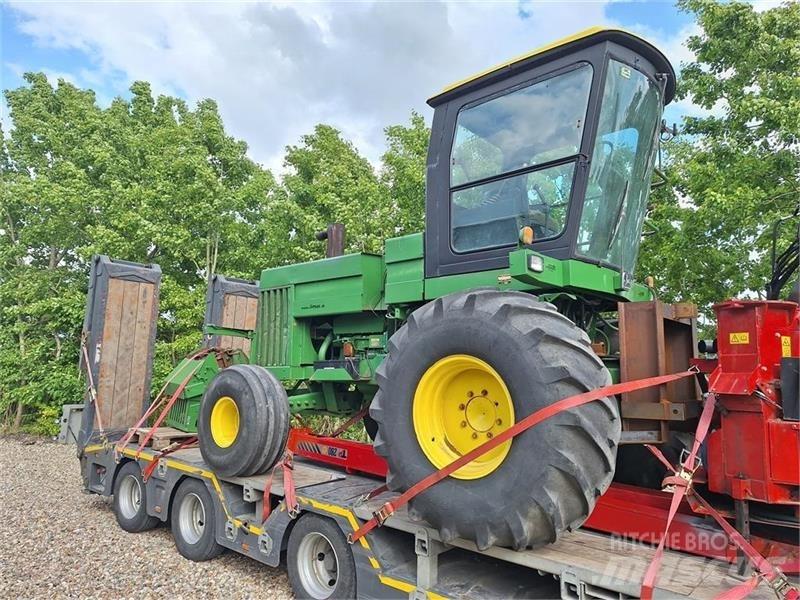 John Deere  Samojízdné sekačky