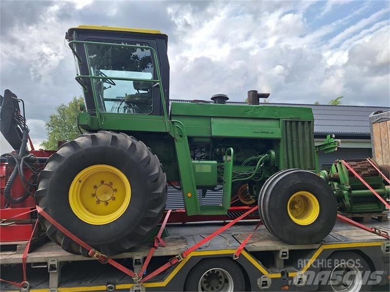 John Deere  Samojízdné sekačky