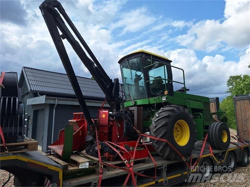 John Deere  Samojízdné sekačky