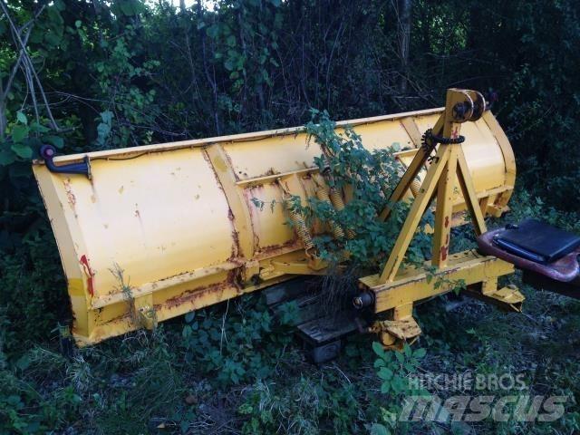 - - - 2.5 MTR Sněžné pluhy, přední sněhové radlice