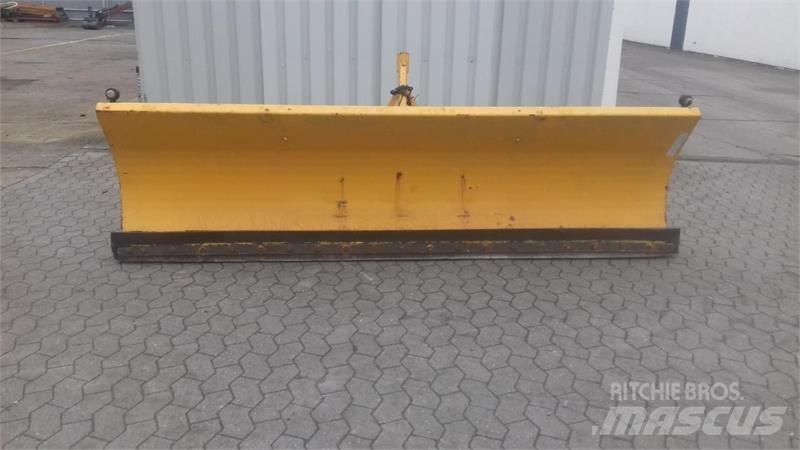  - - - 2.5 MTR Sněžné pluhy, přední sněhové radlice