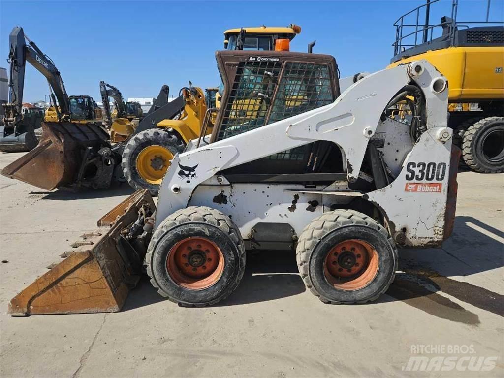 Bobcat S300 Smykem řízené nakladače