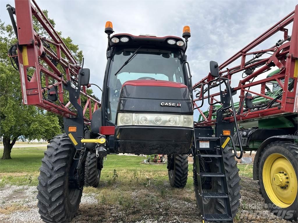 Case IH 3240 Tažené postřikovače