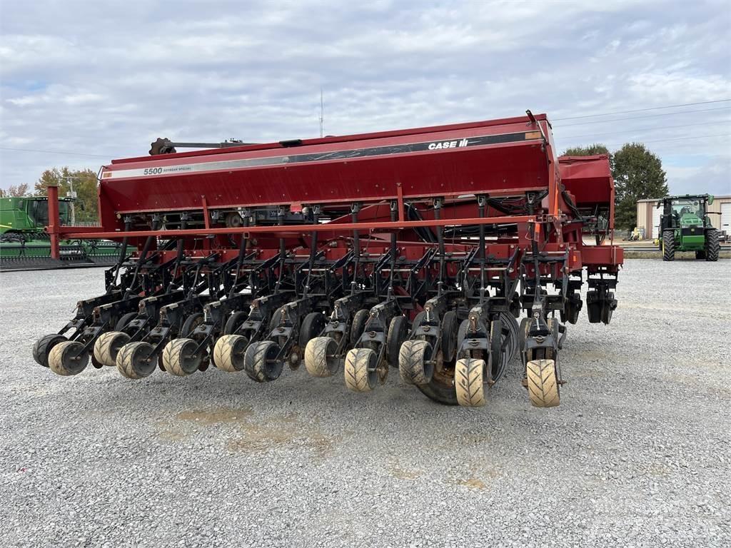 Case IH 5500 Mechanické secí stroje