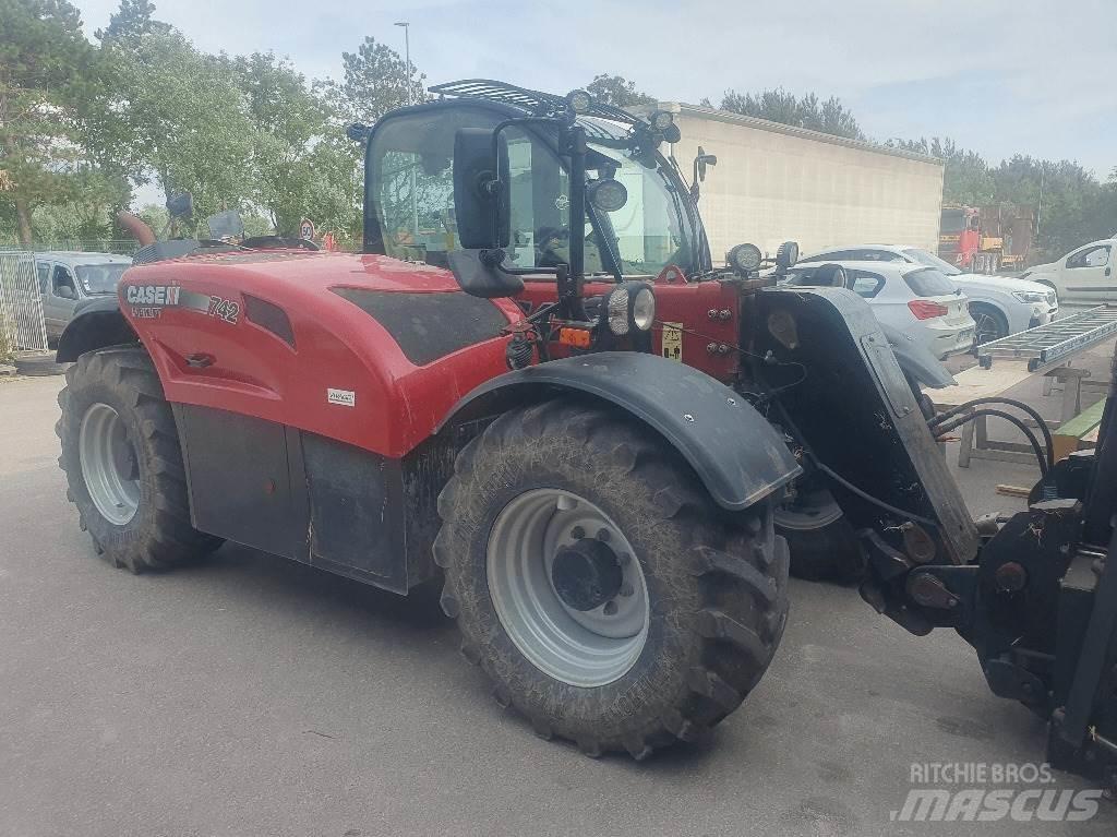 Case IH 742 Traktory