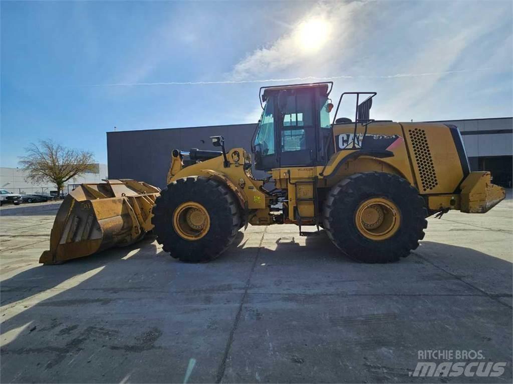 CAT 972K Kolové nakladače