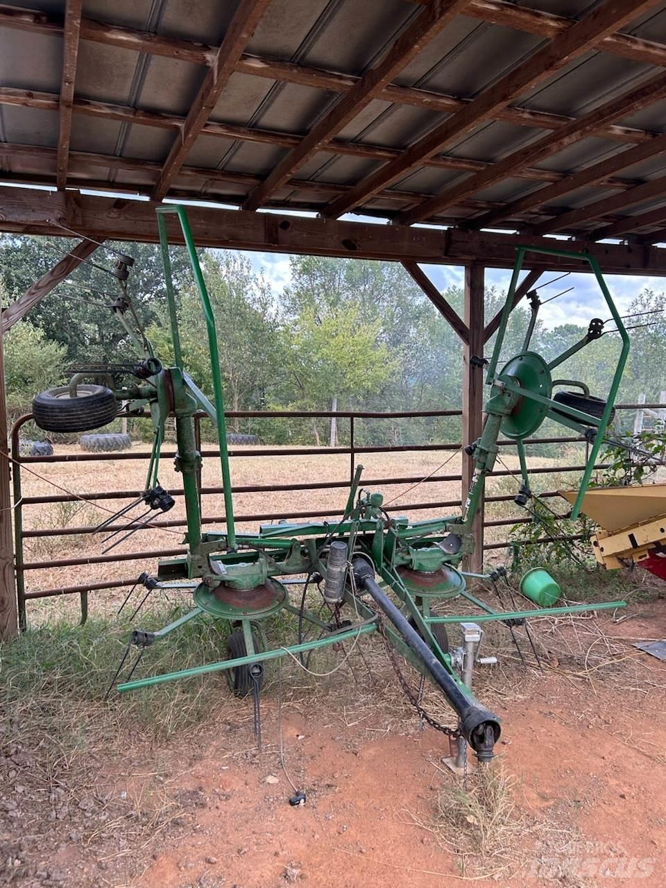 Frontier TD1316 Obraceče a shrabovače sena