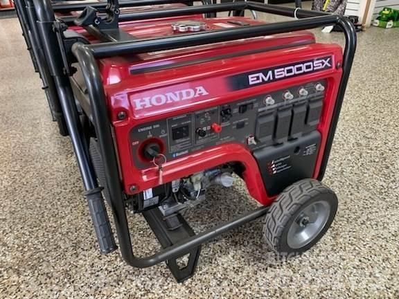 Honda EM5000SX Osvětlovací stožáry