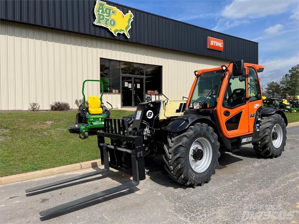 JLG 823 Teleskopické manipulátory