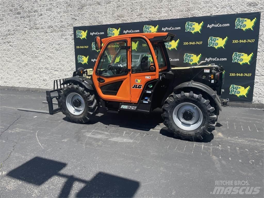 JLG 925 Teleskopické manipulátory
