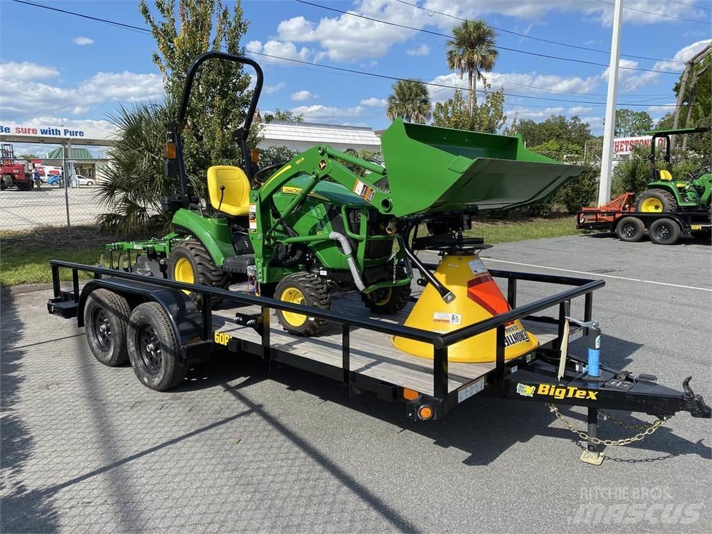 John Deere 1023E Kompaktní traktory